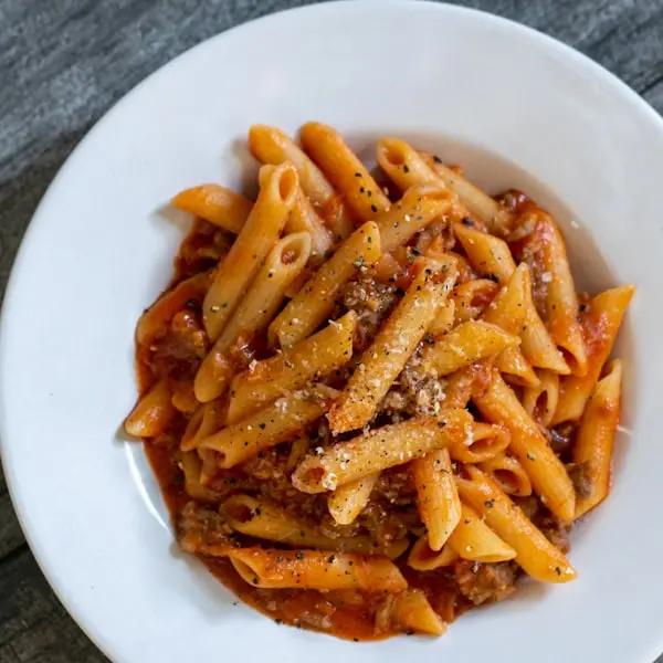 Świeży makaron tagliatelle